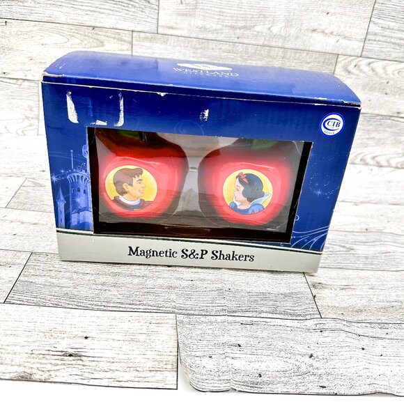 NIB Disney Snow White & Prince Charming Apple Magnetic Salt & Pepper Shakers - Picture 1 of 12